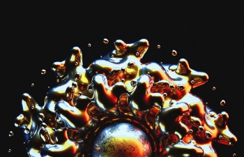 Һ廨ΧC4D Metal ball liquid flower surrounded